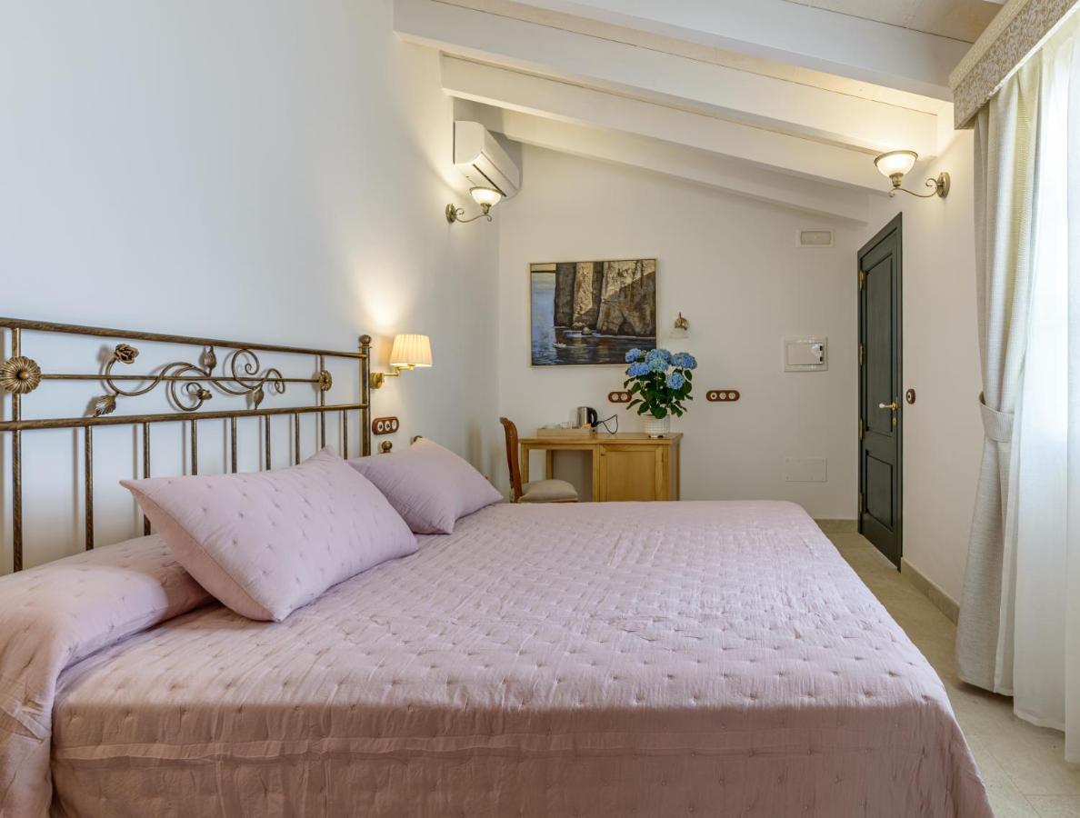 Seranova Luxury Hotel - Adults Only Ciutadella  Bagian luar foto